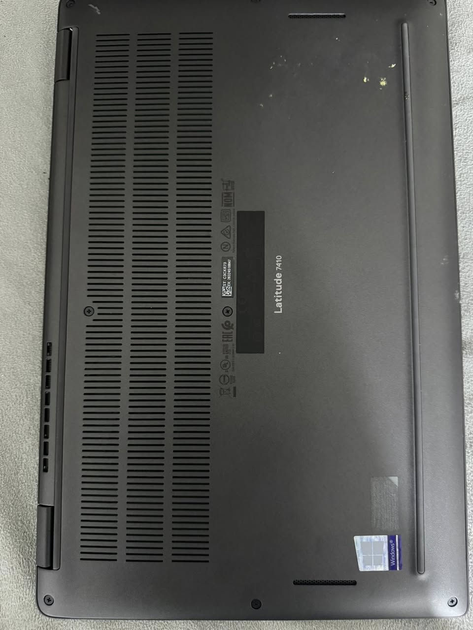 لابتوب ديل للبيع مواصفات i5 جيل عاشر رام 16 هارد 256 SSD شاشة 14 IPS استعمال قليل مع جنطة و ماوس و شاحن السعر 330 الف مكان البصرة القبلة تواصل ***********
