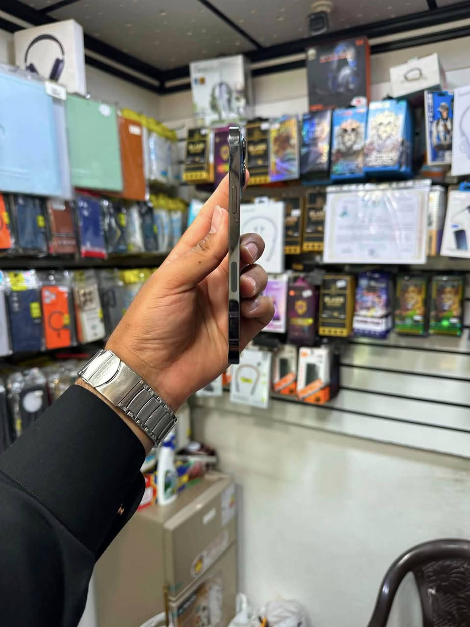 13 برو ماكس 
ذاكره 128 
نموذج M تك سيم 
بطاريه 96
شرط ما مفتوح 
نظيف 
سعر الجهاز 635 
شراي خاص او اتصل 
***********
***********
