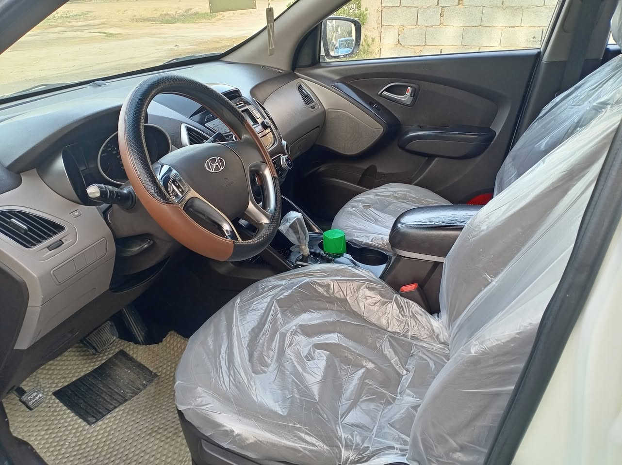 سلام عليكم
توسان 2011

((خليجي))

فول مواصفات

بنوراما

أشاير بالمري

داخل لونين

حساسات

تحكم استيرن

السيارة جديدة

محرك كير مكفولات

صدر جديد تخم تاير جدد

تبريد ثلج تدفئه شغاله

رقم بغداد الجديد سنويه وهزه جديد تحويل مباشر

بيها صبغ بس جامرلوغ وباب الباقي كفاله عامه عل فحص

مكان ديالى بعقوبه

سعر 120 وبيها مجال

***********
