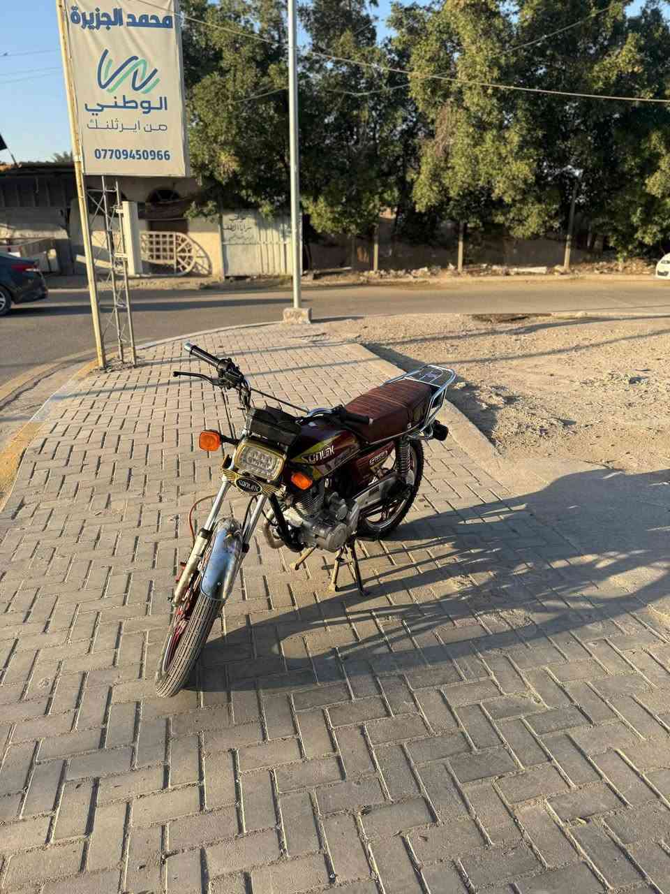 السلام عليك دراجه ايراني لل بيع
كير مكينه نضيفات الدراجه جديده ما ماشيه 
السعر 650
***********
