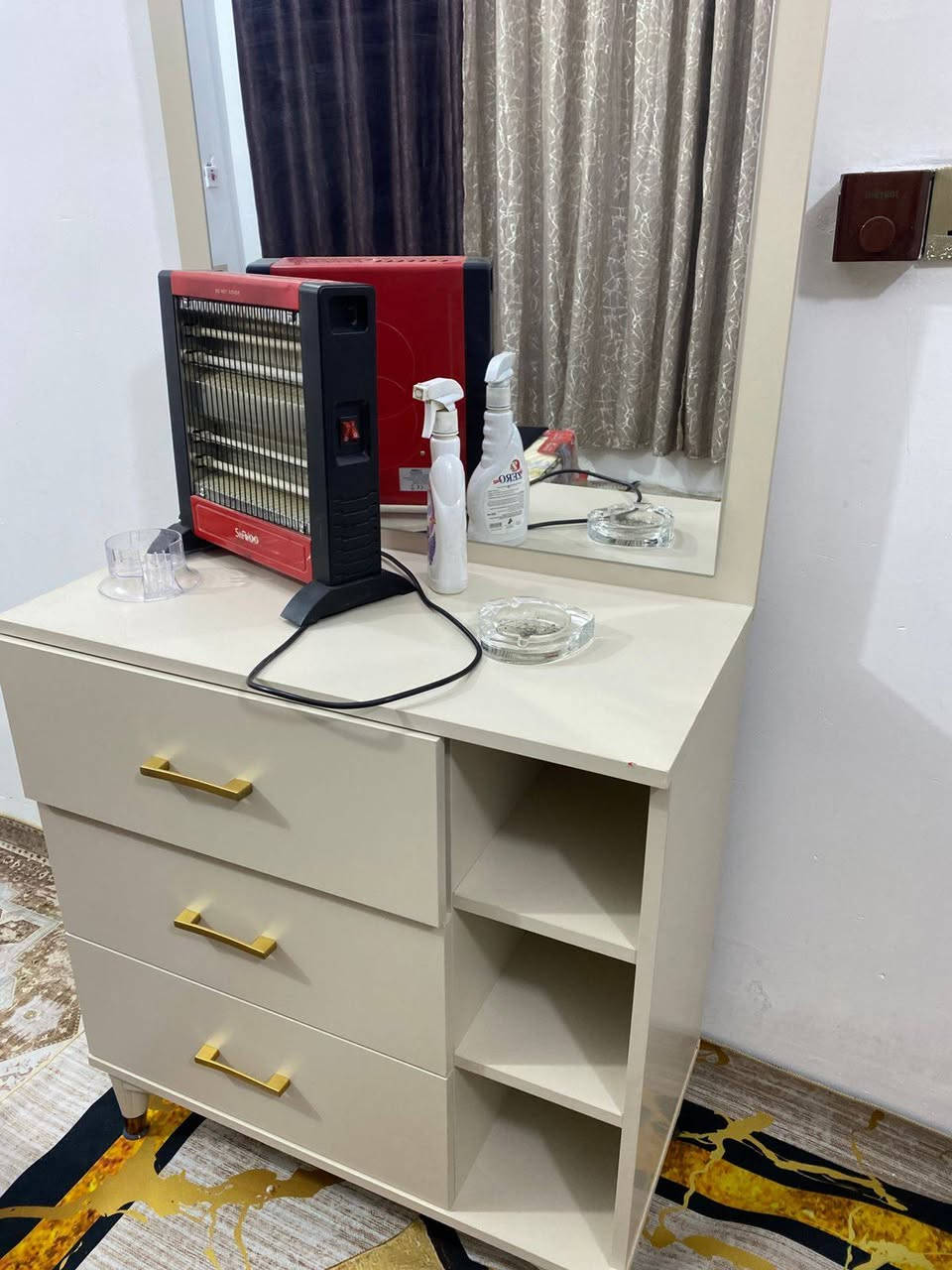 غرفة نوم تركي استعمال قليل
جديدة ٥ قطع 
مكان سريدات
سعر ٥٠٠بيها مجال


**إذا كنت صاحب هذا الإعلان وتريد حذفه لأي سبب، رجاءا أرسل رسالة إلى الدعم الفني**