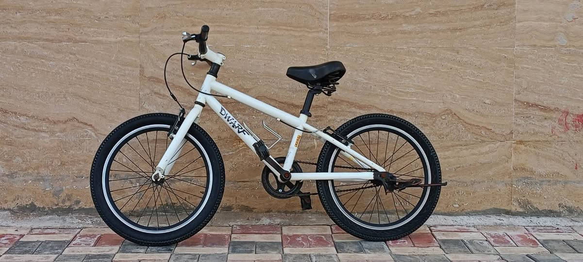 مرحبا  دراجة هوائيه للبيع حجم 20 اطفال تتوفر خدمة توصيل جميع محافظات العراق للاستفسار اكثر خاص اوع الرقم *********** 
السعر 70 الف
