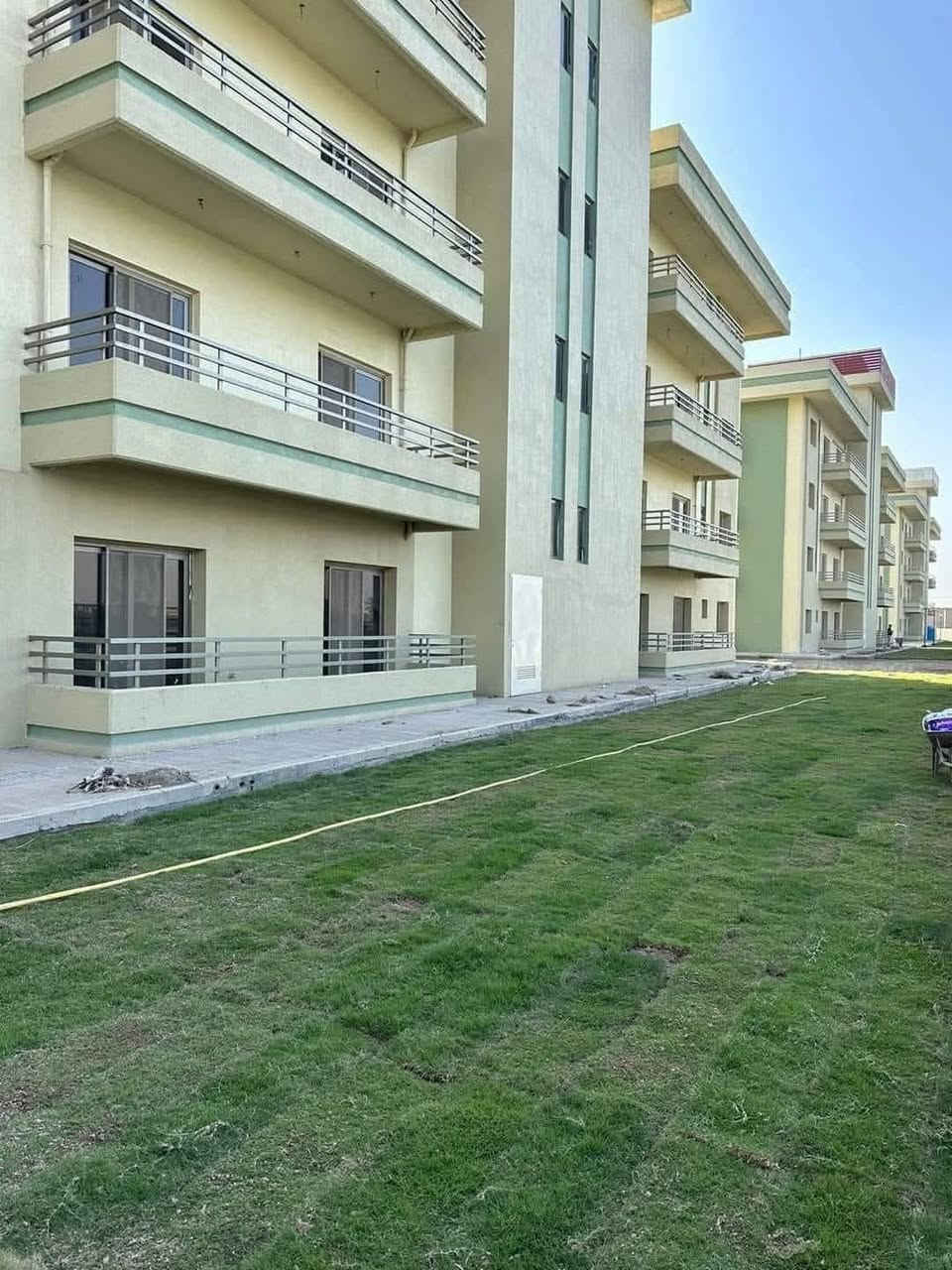 #للبيع_شقه في مجمع سومو السكني بسعر مناسب 

المساحه ١٧٥ متر طابق رابع 

للأستفسار الاتصال الى : ***********
