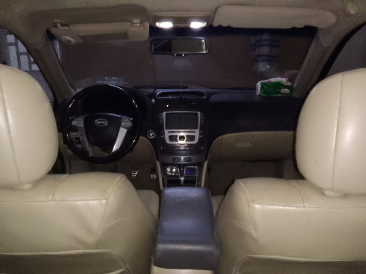 سلام عليكم سياره بي واي دي للبيع مديله2014فول و بصمه و كير عادي و سلايت السعر 50 وبي مجال الرقم ***********
