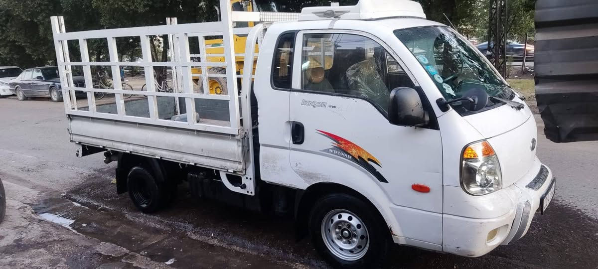 سلا عليكم كيا بنكو مسكر موديل ٢٠٠٨ بسمي مداور ثاني يوم رقم انكليزي  السنويه ما نافذه مكينه٣٠٠٠ سعر ٩٠ بيهة مجال رقم***********
