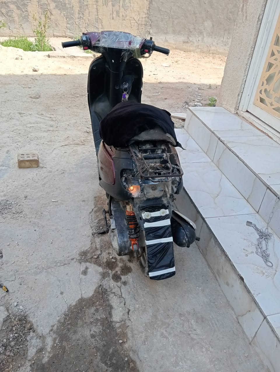 السلام عليكم دراجه منغولي هندر واحد نظيفه محرك وكير شلعه قويه صالنصه جديده كهربائيات شغاله للبيع او مراوس السعر 220 وبيها مجال بسيط العنوان كربلاء رقم الهاتف ***********
