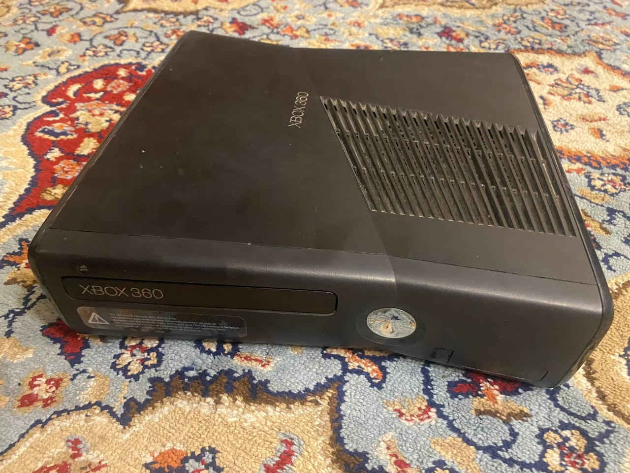 السلام عليكم اخوتي XBox 360 للبيع مكاني بغداد الدوره
مهكر بي 150 لعبه 
هارد 250 گيگه
كامل ملحقات يدة ويا اصليه + بطاريه وشاحنتها ممستعمله بعدها الجهاز امانة الله نضيف واني جنت ضامه 
سعره 115 وبي مجال
 مكاني بغداد الدوره 
*********** واتساب
