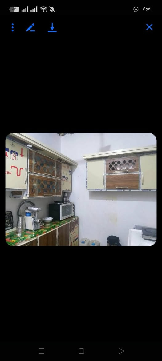 بيت 100متر البيع منطقه الصخين شارع افران بركه الزهراء يبعد عن الشارع السايدين 120متر يتكون من غرفتين ودوانيه ومطبخ وصحيات خارجيه وداخليه
توصل ع رقم ***********
