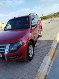 باجيرو موديل 2008 السياره حلوه وجاهزه بيه صبغ 3قطع صبغ اثر جراد فقط رق...