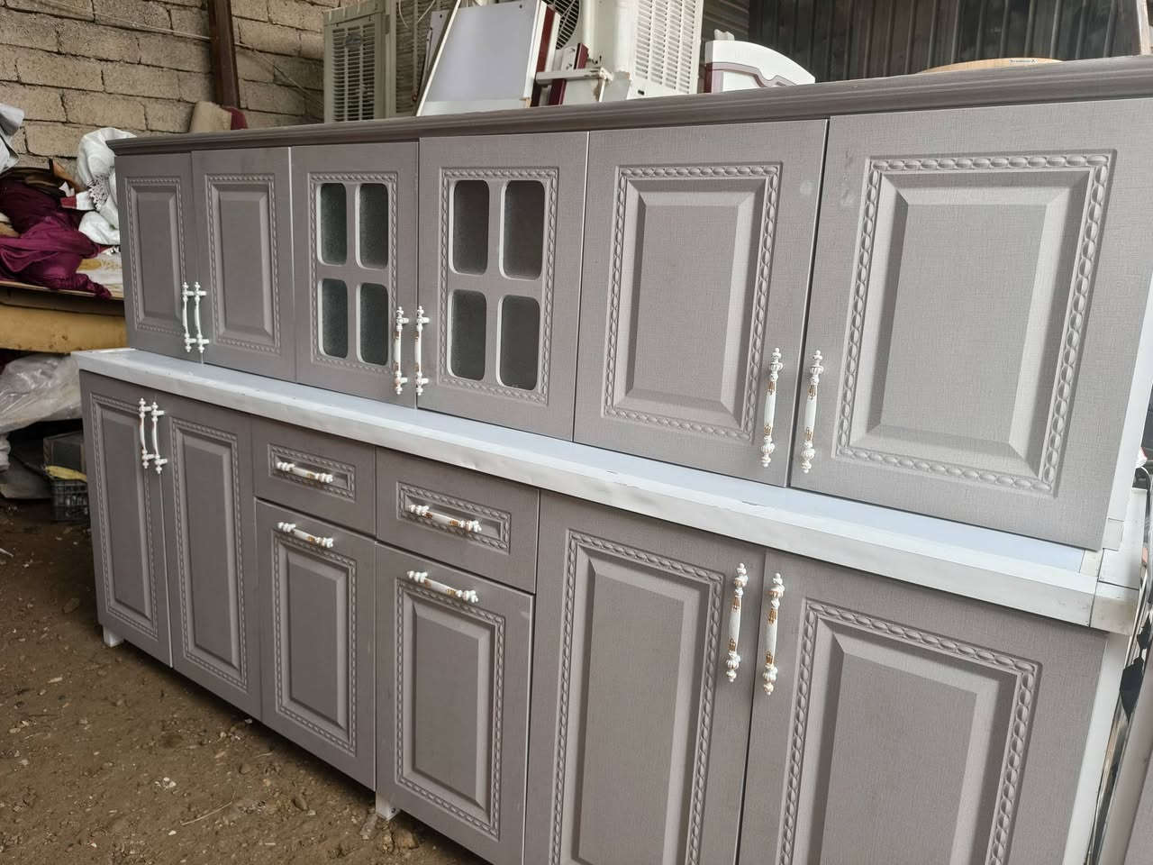 سلام عليكم كونتر خشابي نظيف فول سعره 350 بي مجال عنوان برطله  هذه  رقم ***********
