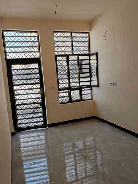 السلام عليكم اللايجار مشتمل 100 متر حي الجهاد الافين زيرو غرفتين نوم صاله مطبخ خدمات هاتف ***********
