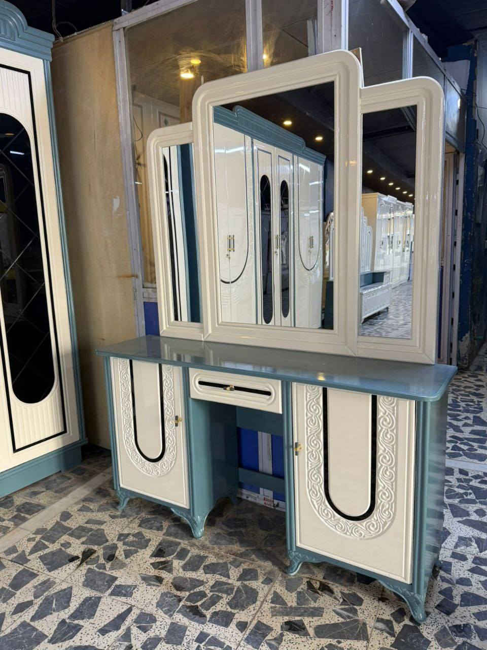 ضمن وجبه الاصباغ البويه والدرجى
الممتازه 

غرفه طابقين ٦ابواب ملحق  صاج شغل عراقي ثكيل 

تتكون من 10 قطع

الوجه بلوك MDF ١٠ ملم

والداخل صاج طبيعي ٤ملم 

عرض الكنتور 3 امتار و30 سم

ارتفاع الكنتور 2 متر 50 سم

القواعد والسقف بلوك صاج 
      
الزاويه تكون ب ارتفاع الكنتور

عرض الزاويه متر و10 سم

الضهر جرجوبه شد براغي 

جميع النقوش CNC

السرير ٦رجلين بلايود اسود ١٨ ملم 

خدمه النقل🚛 والشد🛠️ مجانا داخل بغداد ويوجد توصيل لجميع المحافظات وبأسعار مناسبة

السعر مليونيين ألف

الدوشك 150 الف ضمان ٥ سنوات طبي ابو العجينه


**إذا كنت صاحب هذا الإعلان وتريد حذفه لأي سبب، رجاءا أرسل رسالة إلى الدعم الفني**