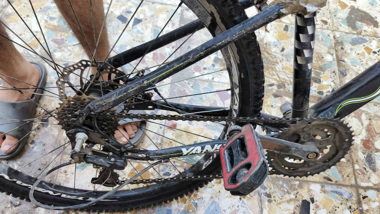 سلام عليكم بايسكل نوع Mountain Bike - MTB مصممة للتمارين الرياضية والقيادة في تضاىيس متنوعه البريك الخلفي مكسور نظافه 70/100 يراده شويه تعديلات بسيطه السعر :50الف مابي اي مجال مستعجل علبيع مكاني الغزاليه


**إذا كنت صاحب هذا الإعلان وتريد حذفه لأي سبب، رجاءا أرسل رسالة إلى الدعم الفني**