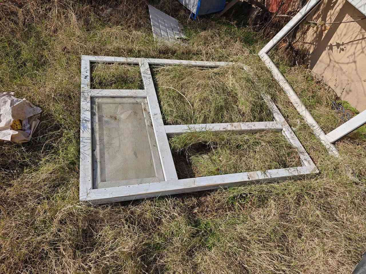 متوفر   شبابيك  بلاستك  عدد  2
سعر  مناسب 
***********
