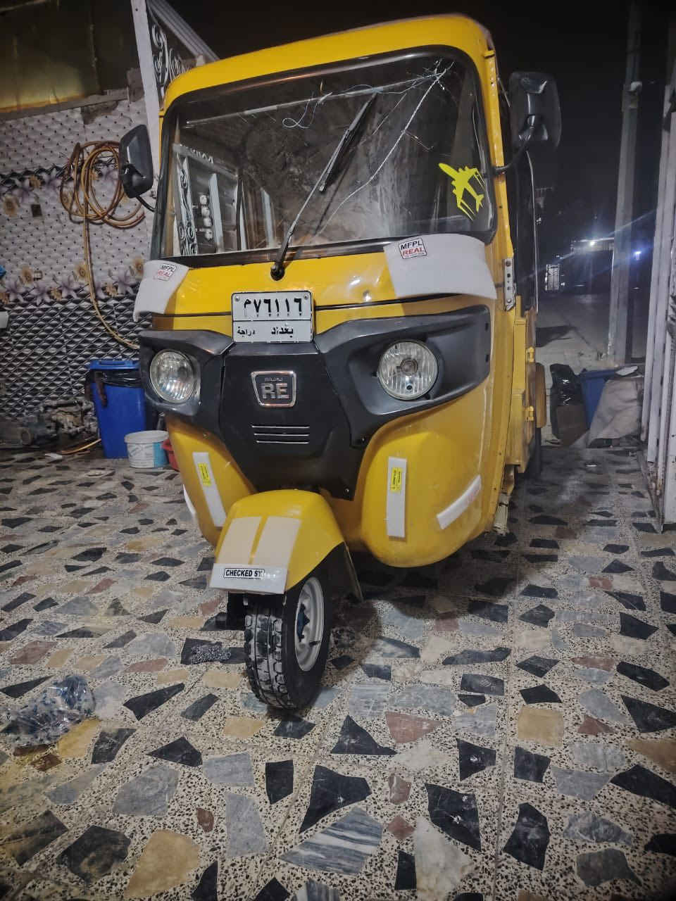 السلام عليكم تكتك ٢١ كفاله كشر ومكينه بيها صبغ نص لغد والباقي كفاله الدراجه الف متذب عليها كبل للشارع كامله التكتك ب ٧ ونص وبيها مجال قليل ***********
