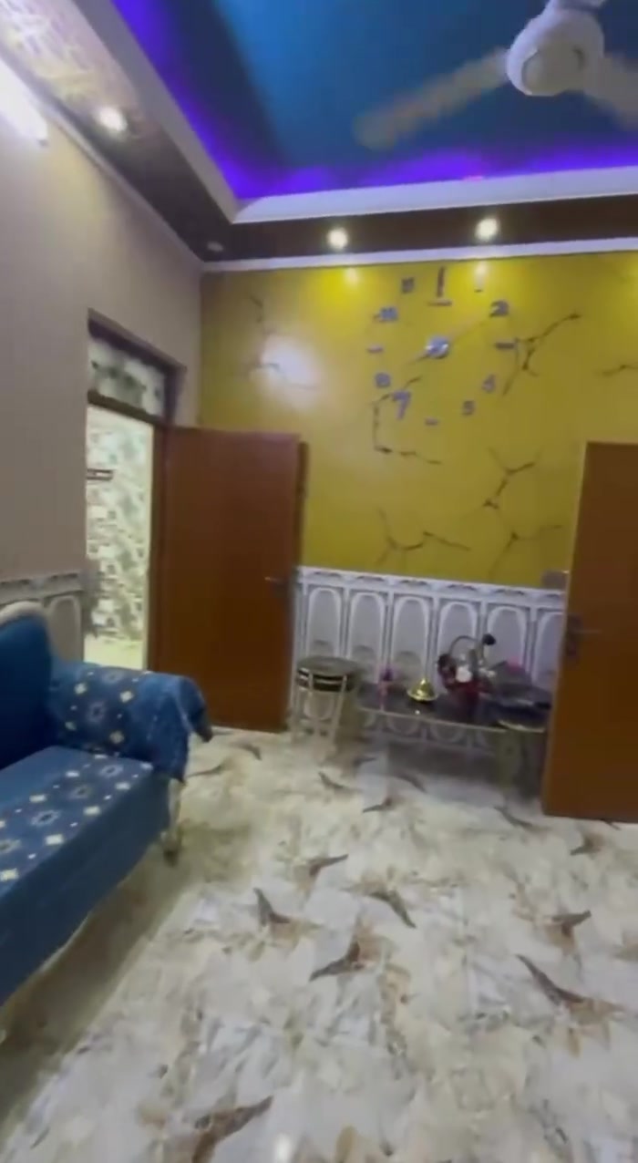 #بيت #للبيع 
في حي الشهداء 
مقابل جامع السلام
بناء حديث 
المساحه 250 متر 
شارع 20 
السعر 230مليون 
طابق واحد 
مكون من غرفتين وصاله ومطبخ وستقبال 
مكتب بارق للعقار شارع 60مقابل المول الجديد 
الهاتف ***********
