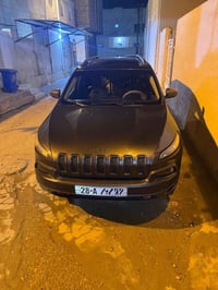 شيروكي تريل هوك • ٢٠١٨ • رقم نجف