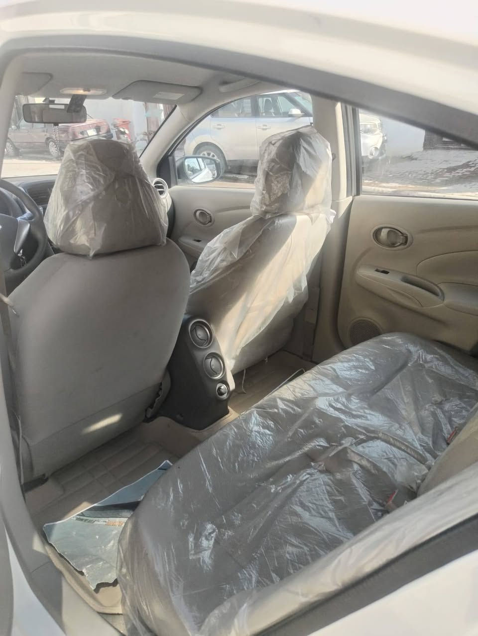 السلام عليكم نيسان صني مديل ٢٤ ماشيه ٣٠ بسمي سياره جديده بمعنى الكلمه سبير ما نازل كفاله من الحادث وكير ومكينه مكاني كربلاء *********** رايده ب١٣٠ وبيه مجال شي قليل
