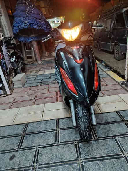 السلام عليكم دراجه جي 4 كل شي شغال بيها سلف هندر كهربائيات من الطول للطول النظافه 100% شرط الفحص العنوان شطره السعر 600 وبيها مجال رقم الهاتف ***********
