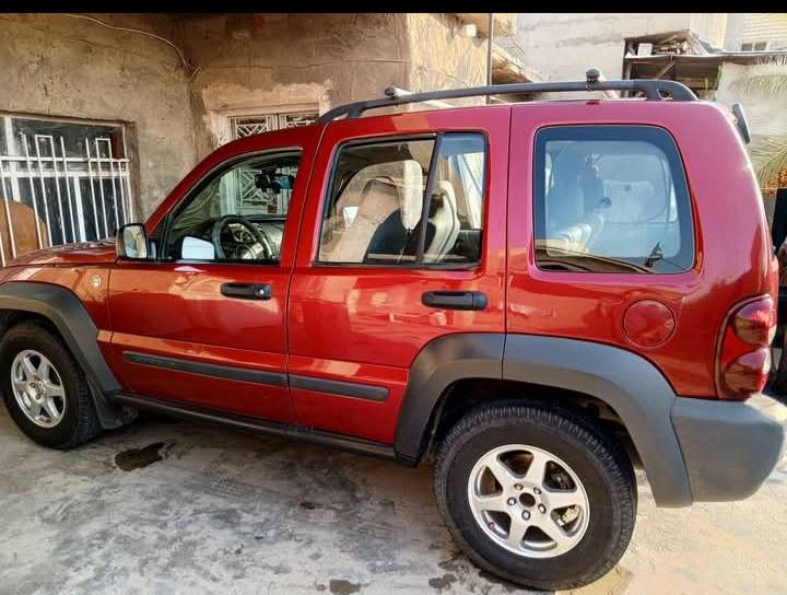 سلام عليكم جيب لبرتي 2007
للبيع 
سياره مابيها نواقص  محرك كير مكفوله سياره نشطه وفول برغي ماناقصها سياره مال جناي محرك 3700وفقط مصبوغه اكرلين سونار موجود رقم ديالى 4ارقام سيارا نضيفه نشطه تبريد ثلج تخم تاير جديد كهربائات مكفوله  للاستفسار اكثر ***********
