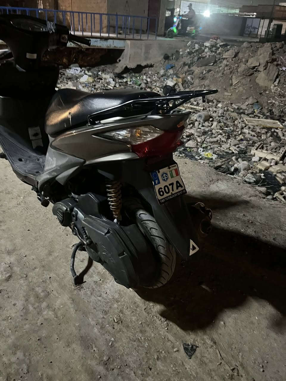 دراجه اللبيع بلاديه مامفتوحه كله شغاله اشاره شغاله سلف كيلو متر شغال مكان بصره شط العرب فيحاء قرب نهر ابو زوري  سعر 500 رقم ***********مو شراي لايتصل انه مكلف بلنشر لاحد يعلق
