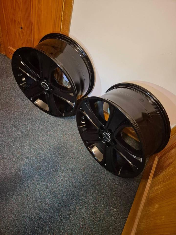 Check out pictures please 🙏 if the part you’re looking for is not listed please message me directly. 

Beware of fake profiles using my photos.  Stay blessed


**إذا كنت صاحب هذا الإعلان وتريد حذفه لأي سبب، رجاءا أرسل رسالة إلى الدعم الفني**