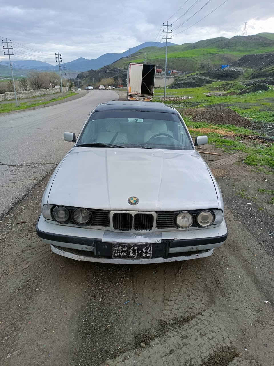 سلاو هاورێيان ئه م بيئيمه م هه يه بو فروشتن 
مكينه 520ى گيرعادية مكينةكةى جام بوة
ئارم بلاستيكى سورانه من ئه و سياره به خولو زبل 
ده ى فروشم به س كيشه ى مه ده نى به رپرسيارم
له سورانم ئارمه بةعلوج دةفروشم نرخى اخيرى قفلى
16وةرةقةية تكاية پرسيارى سيارةكة مةكة من بةخولوزبل دةى فروشم رةقةم تلفون ***********
