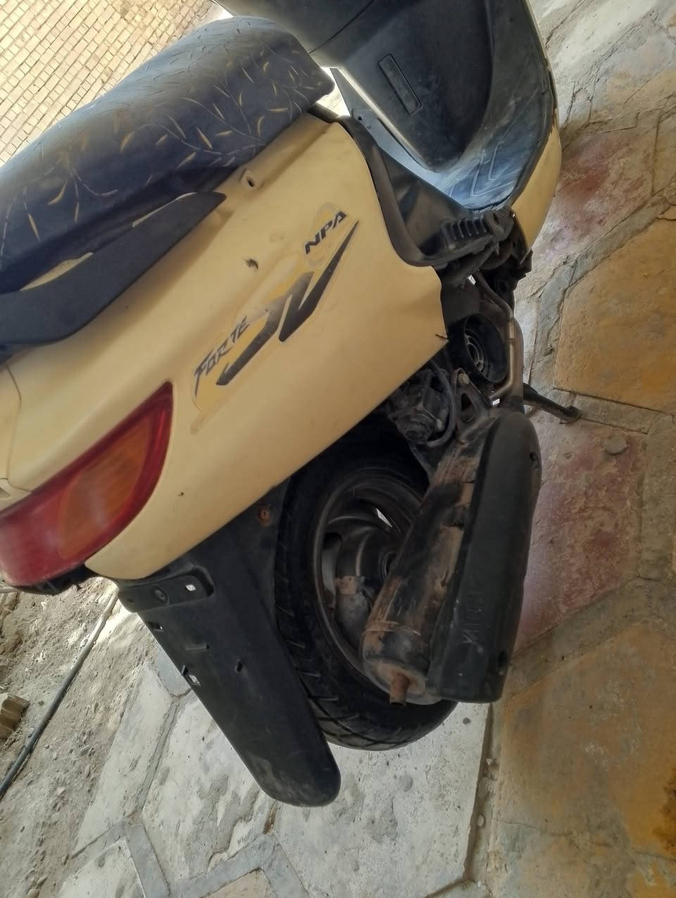 لبيع دراجه فراشه جديده مكفوله من كلشي سعر 300وبيه مجال مكاني بابل سده الهندية ***********
