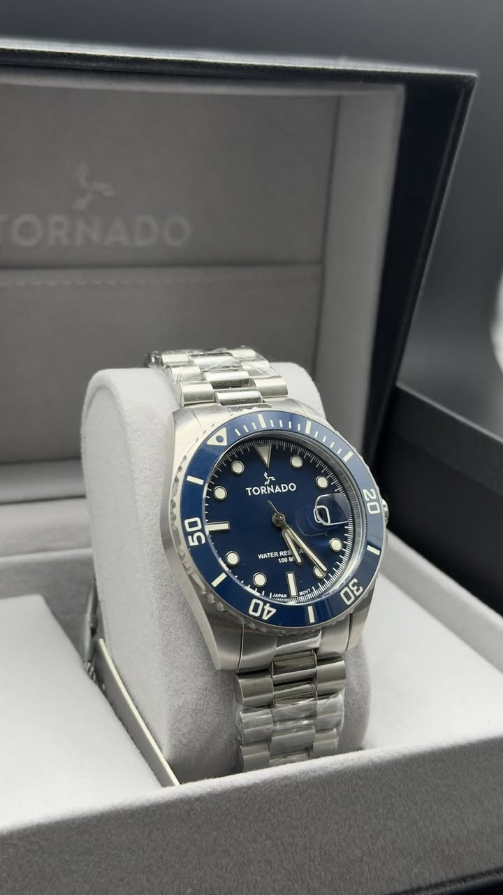 تورنادو ياباني كوارتز ماكنة مايوتا ياباني الساعه اصليه و وكالة و ضمان 3 سنوات مكينة و طلاء و بطارية متوفر هذا الموديل جديد كامل مرفقات و متوفره باقي الموديلات و يجود حسب طلب الموديل 
السعر السابق 300 الف دينار
السعر الحالي 150 الف دينار فقط
علماً تنباع بالمحلات بسعر لا يقل عن 350 الف
للحجز و الاستفسار واتساب ***********
