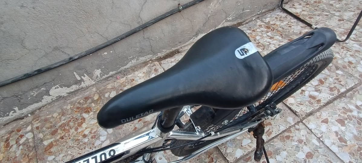 بايسكل للبيع حجم 26  جبلي 

لون نيكل مميز 
تايرات امامي وخلفي جدد اليوم شادهن 

للبيع السعر 75 الف 
العنوان حله


**إذا كنت صاحب هذا الإعلان وتريد حذفه لأي سبب، رجاءا أرسل رسالة إلى الدعم الفني**