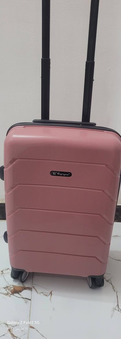 حقائب سفر قفل رمز سري كولاتي كلش عالي 
وخفيفه والاطارات مالتها مي 
موجود حاليا الحجم الوسط سعر 20الف وتوصيل 2000 داخل الكوت اما القضيه توصيل 4000


**إذا كنت صاحب هذا الإعلان وتريد حذفه لأي سبب، رجاءا أرسل رسالة إلى الدعم الفني**