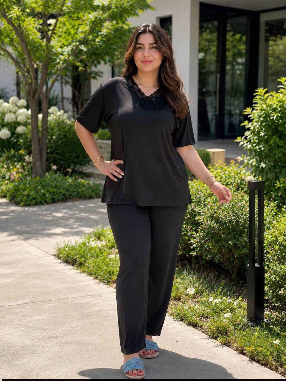 السعر 5 الف 
دشداشة   وتراك اسود
قياسات xl xxl xxxl 
الحجز  خاص  
توصيل داخل بغداد 5 الف 
جميع المحافظات 6 الف


**إذا كنت صاحب هذا الإعلان وتريد حذفه لأي سبب، رجاءا أرسل رسالة إلى الدعم الفني**