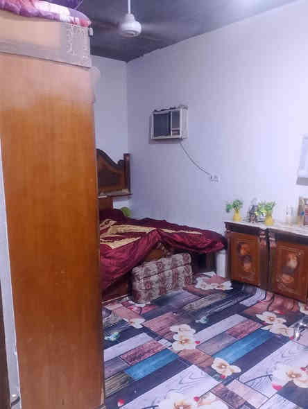 بيت زراعي مساحه 360 بلوك كهربائي صب كونكريت في الاسكان الصناعي قرب مدرسه الحريه موقع تجاري يحتوي على غرفتين وصالتين ومطبخ وصحيات داخليه وخارجيه وديوانيه 14 × 4 ومحلات اثنين مؤجرات حاليا السعر 105 وبي مجال الشراي فقط يتصل***********
