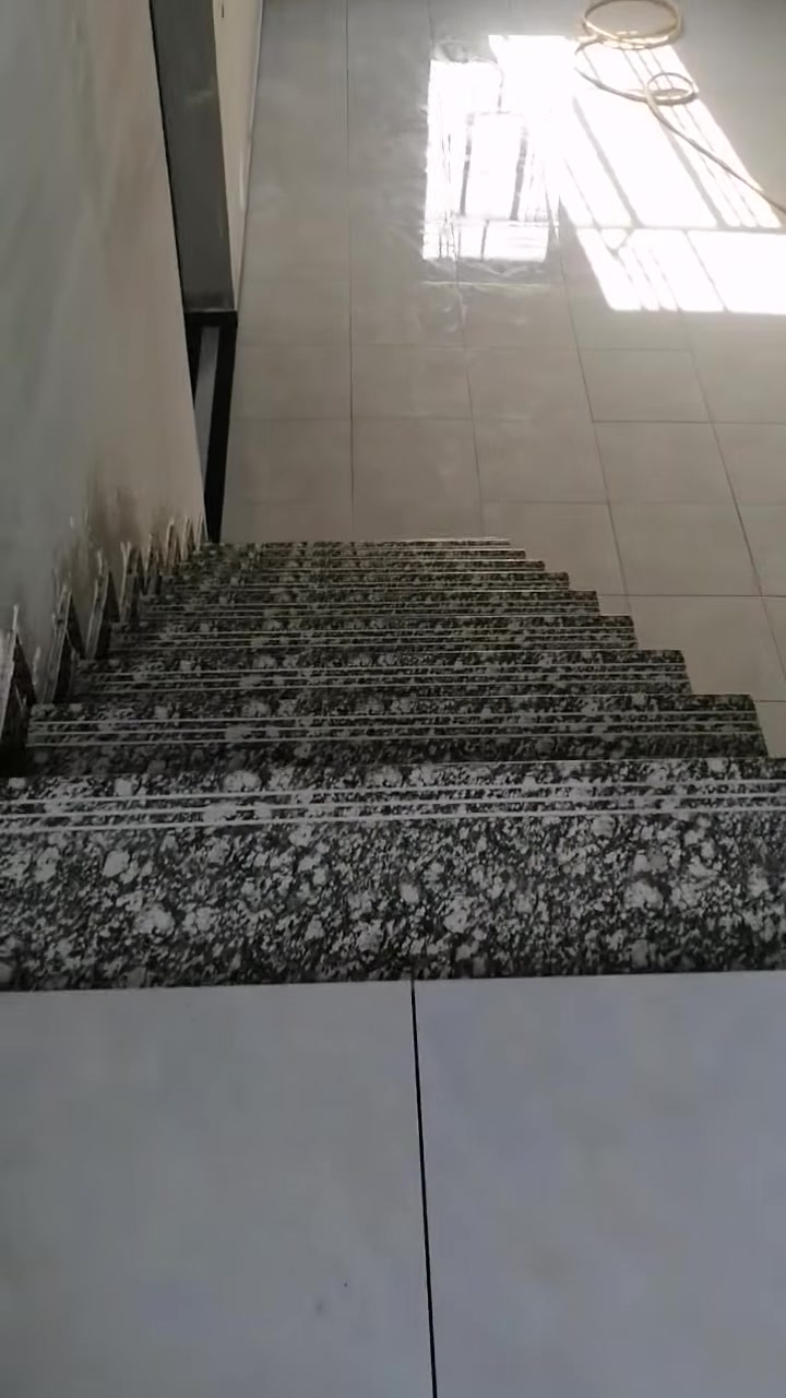 خلفه سيراميك مرمر
شغل هندسي شرط 

متفرغ حاليا واسعار مناسبه جدا ***********
