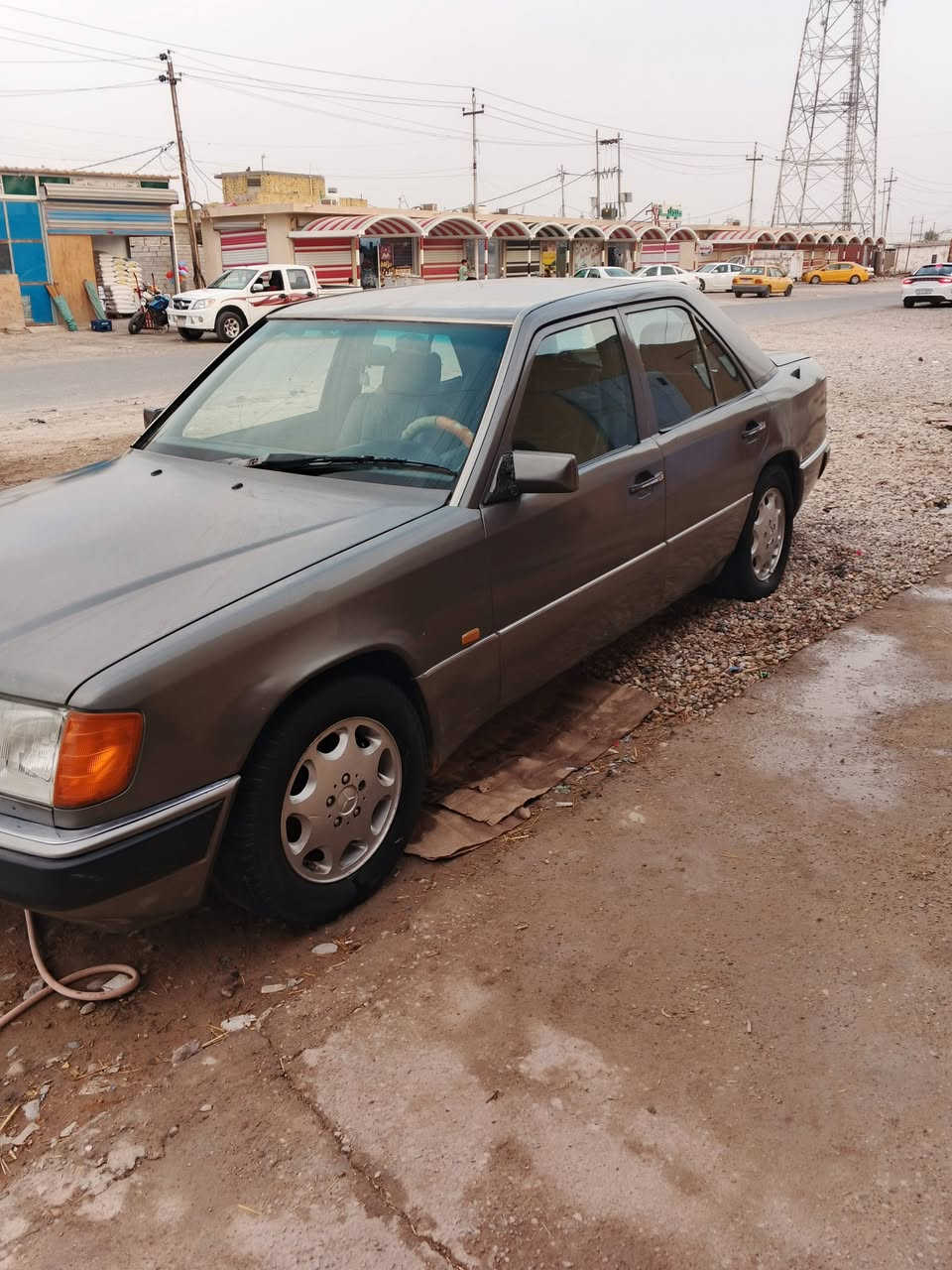 دب 300 مكينه2500.موديل 1991.تبريدجاهز حداديه فول.المكان واسط شيخ سعد.***********..سعر52
