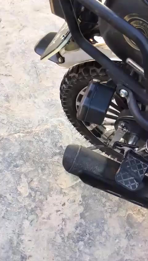 السلام عليكم سونلنك موديل 2025 التفاصيل بالفيديو تجي تاخذهة من البيت اكفلك سرقات تريد تتكاتب وياية تدلل المكان البياع للاتصال *********** السعر 650 بيهة مجال الدراجة شوف الفيديوات زين وتدلل
