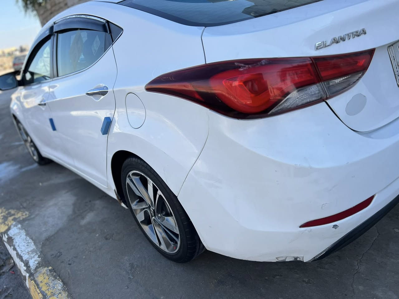 السلام عليكم النترا للبيع 2016فول مواصفات واحد ع واحد مصبوغه حزام للجماليه بدون ضربه بيه طخه يم قبق البانزين ومصلح الباقي مكفول محرك بيه خيط بخار گير خير من الله تخم تاير جديد حداديه جديده تبريد تدفئه 
السياره خير من الله ما ناقصه 
 شي السعر 103وبيه مجال بسيط تحويل مداور ثاني يوم 
مكاني ناصريا /غراف 
***********
