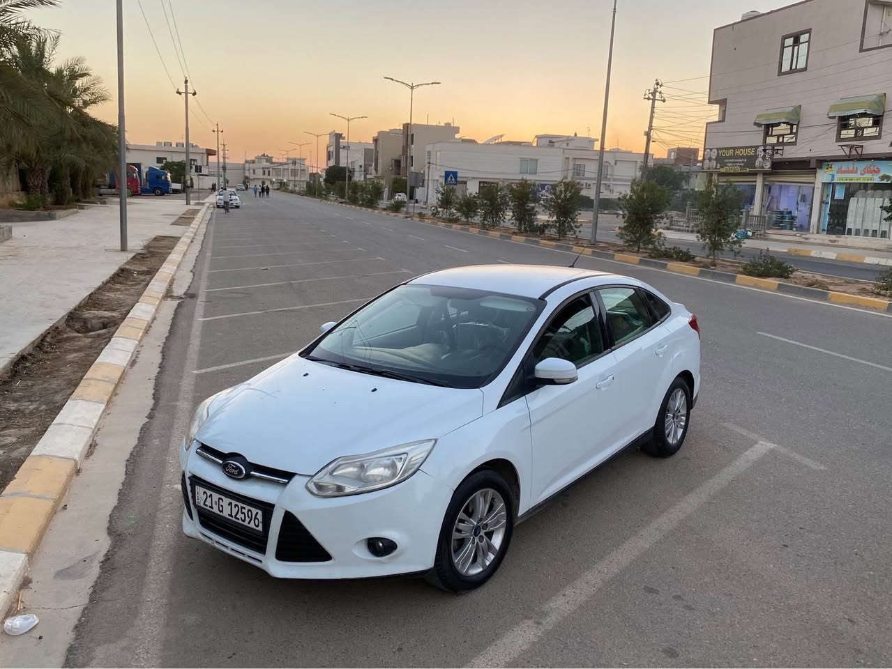 فورد فوكس. 
شتيكي باكو نمونة مالي دوستة 
رةقةمو سةنةوي هةموي تا 2029 تازةية 
4 تايةي نوي. 
131 ميل روشتوة. 
گير مةكينة هةموي بةشةرت. تةريد لةكةل سويج. 
ناوزةردة. شةريكةي نيڤايية. 
سعريشي 73 گلاو مجال. 
دوو پەڵە بەیاغی هەیە. 
***********……
***********……. كالار, السليمانية
