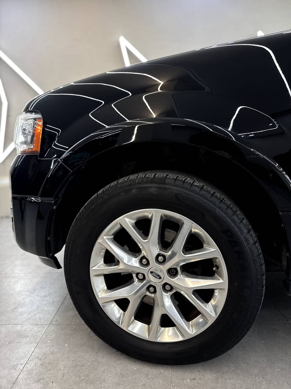 🖤سلام عليكم شباب انشالله الكل بخير🖤
Ford Expedition 2017 EL سيارتي للبيع 
‎مواسفات لمتد Limited EL🧿
CLEAN TITLE 

‎فول فول ١/١
‎شاشة كبيرة🖤
🖤دبل اكسل 4x4
🖤حساس امامي خلفي
🖤،كياجات ديجيتال
🖤 دوس كهربائية
🖤، كشنات جلد ووكهرباء و ميموري خزن
🖤سكف كنتارا/شاموا
🖤، كشنات خلفي و امامي تبريد تدفىه
🖤حته الكشنات الثالثه كهرباءي
🖤، بصمه، صندوق كهرباءي
🖤، تحديد سرعه
🖤، كاميرا خلفية
🖤،سلايد
🖤، حساس، إضاءة ليد ٧ الوان داخليه
🖤نظام اندرويد اوتو/Car Play
🖤، بلاجكتورات ليد د
وبعد مواصفات اخرى.... 
السياره حيل جديده و مابيه مصرف كير محرك تبريد دبل اكسل تحويل غرامه كله بشرط حته هزه هم جديده ٢٥٠ دينار متصرف عليه شرط السياره كلين تايتل بدون بدون لا صبغ لا بارد لا شخوط محلوه السياره بل باكيت حته دعاميات هم بشرط ماعده شبر بل دعاميه الخلفيه ماشيه ٩٠ الف و سعره ٢٠٨$ مكان السياره سليمانيه وبخدمتكم اني اسف عل اطاله.. 
‎
-***********

﷽سلاو هاوريان هيوام باشيتانه﷽
🖤Ford Expedition 2017⚜️🖤
مواصفاتی لێمیتیده EL  Limited
CLEAN TITLE
‎فول فول مواسەفات:ە
‎شاشە گەورە🖤
🖤دەبڵ اکسل ٤×٤
🖤،دۆسەی كارەبای
🖤،كوشن جلد کارەباێ خەزن میمورێ
🖤٣ رێز کوشن ٣م رێزێش کارەبایە
🖤،كوشنی پێش و دوا گەرم و سارد،
🖤بەسمە
🖤کێچ دیجێتال
🖤سەقف کانتارا/شاموا
🖤ناو ٧رهنگ
🖤،سنوق كارەبای
🖤،تحدید سورعە،
🖤،كامێرای دواوە
🖤،سڵاید،
🖤حەساس پیش ودواوە
🖤،لایت لید، بلاجكتۆ
زور زور مواصفاتێ تر....
‎هەموو گیانی بە شەرت مەكینە و گێڕ و كارەبای
غەرامە تەحویل هەزە تازە سەێارەکە بێ بۆیاغە تەنانەت دەعامێش بەشەرتە ٢٥٠ دێناری لی سەرف ناکەیت ٩٠ هەزار روشتوە نرخێ ٢٠٨$ ومەجال شونێ سلێمانیە لەخزمەتانام

-***********
