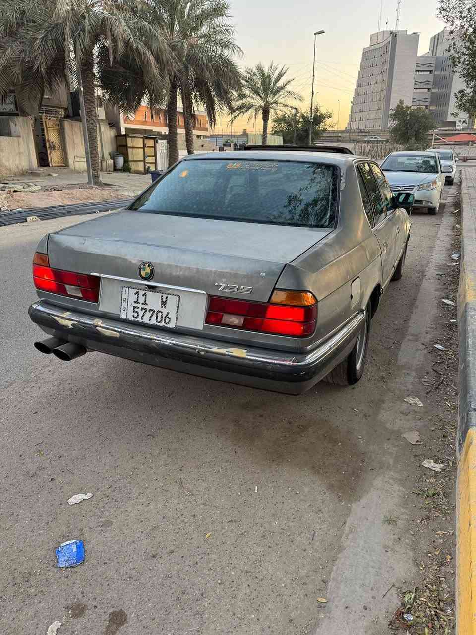 السلام عليكم
735 موديل 1992 اصل
رقم بغداد انكليزي بسمي هزه جديده تحويل ثاني يوم
مكينه وكير وصدر جديد
سلايت شغال
بجم عريض
ايرباك
تخم ماصدات مال وارد 
كهربائيات كلها شغاله
السياره بلاديه بدون صبغ وبدون ضربه وكلشي موضح بالتصوير
السياره عوزها صبغ ودوشمه كشنات فقط
مكان السياره شارع فلسطين
السعر 44
رقمي(***********)
