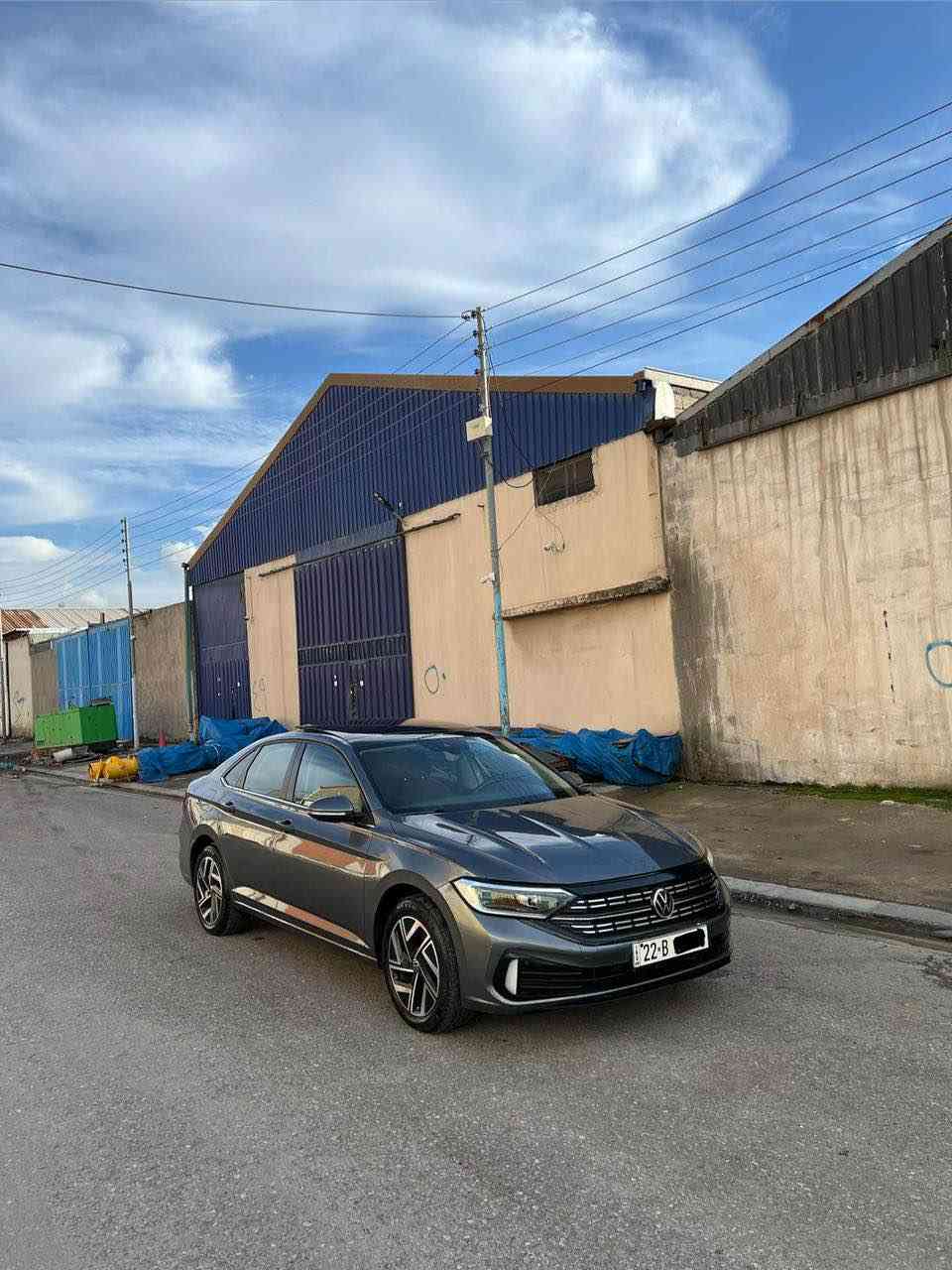 ڤۆلسواگن جیتا مۆدێل 2023 SEL premium کوشن سارد و گەرم سوکان هیتەر پانۆرامە حساس پشتو پێشی  سەیارەکی جوان و بێ کێشەکەیە سەیارەکی خواینە نموونە لە جوانه بە نسبەت بۆیاغ بۆنیتی بۆیاغە بێ ژۆرێ پیش کەپس لەگەر چاملخی دواوە بێ ژۆرێ سەرکەی زۆر خاوێن هەزە و سەنەوه و رەقەمی نوێیە بە ناو خۆمە لەبۆ زانیاری زیاتر *********** ڤایبەر 
وەتس ئاپپ لەسەرە أربيل, العراق
