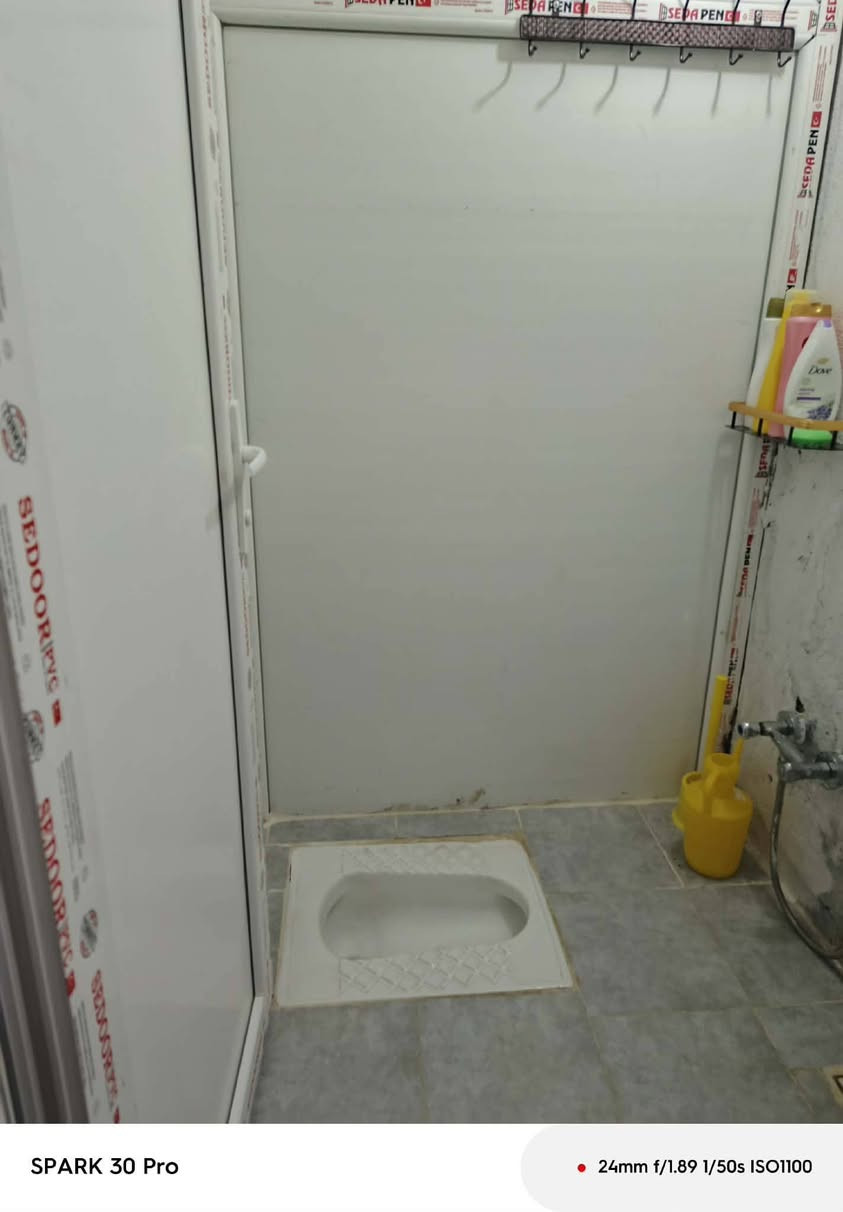 بيت زراعي100 م مقابيل باب دخول المطار البناء اساس صب السقف صب سيراميك مرمر طابقين غرفتين وحمام فوك استقبال وصاله ومطبخ وغرفه وحمامات داخليه وخارجيه ومكشوفه بيت مال جناي السعر ع خاص ***********نجف
