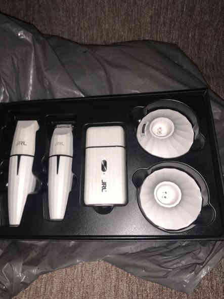 JRL 
ئەو مەکینانە بۆ فرۆشتن لۆک خاوێن کارتۆن و هەموو ئەشیاکانی لەگەڵە 
شوێن :هەولێر 
ژ م .***********
