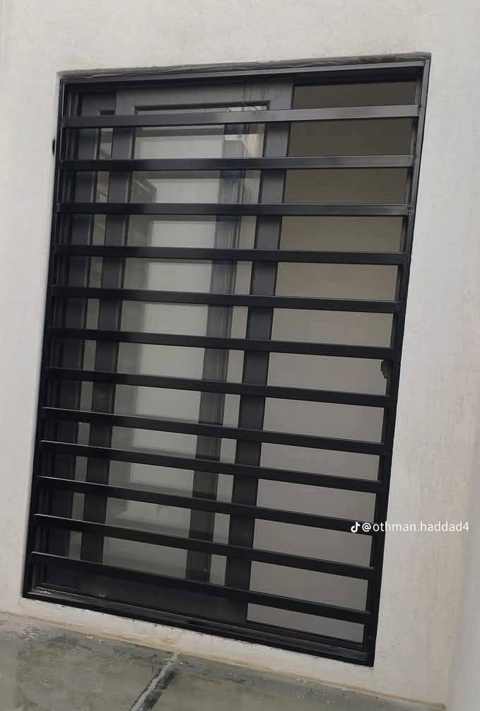 عمل الابواب وشبابيك وسقايف ***********
