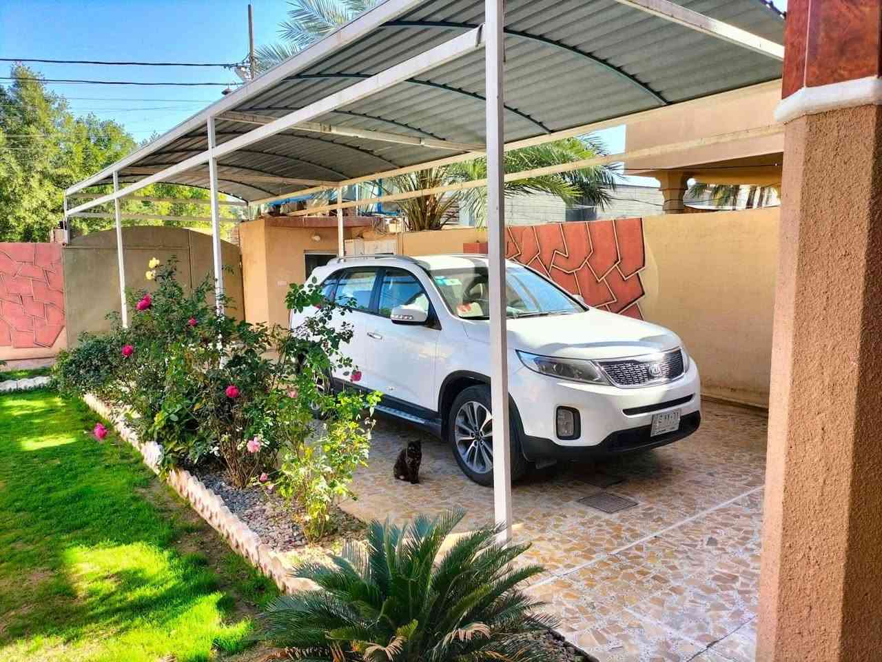 تسلسل: 1086
🟢دار للبيع في الفلوجة  _ حي الشهداء الاولى المنطقة المقابلة لملعب نادي الجولان الرياضي 🏡
            
                     📢 على بركة الله 📢
📍نوع الملك = طابو صرف سند     
📍المساحة   = ٣٧٥ م٢
📍الوجه : ١٢،٦٠ م
📍 شارع = ١٠ م امام حديقة خضراء 
📍بناء طابوق الطابق الاول التسعينات والثاني ٢٠١٣ والدار مرمم حديثاً  

🟢الدار مشيد من طابقين ويحتوي على 
اربع غرف نوم
وصالتين
ومطبخ
واستقبال +مدخل
صحيات داخلية وخارجية +حمام
مخزن سندويج
گراج + حديقة كبيرين 

✳️سعر بيع العقار : ٢٤٥ مليون دينار قابل للتفاوض

🟢مكتب دجلة الهندسي للعقارات حي الجولان قرب صناعة الجولان للسيارات مجاور سوبر ماركت الهلال
للاستفسار الاتصال 
‏‭ *********** 
***********
