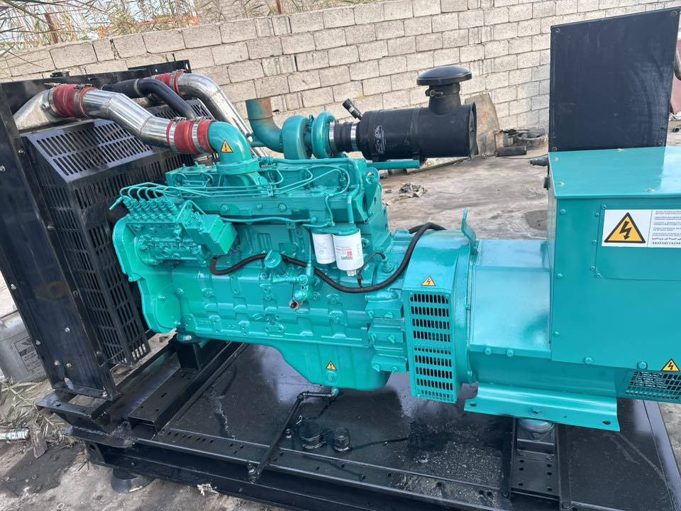 مولد كمنز امريكي 6 بستم 114 /12 ولف  200 كيفي مولد بلاديه نضام حمايه كامل مكان بغداد متوفر جميع الأحجام مولدات ***********
