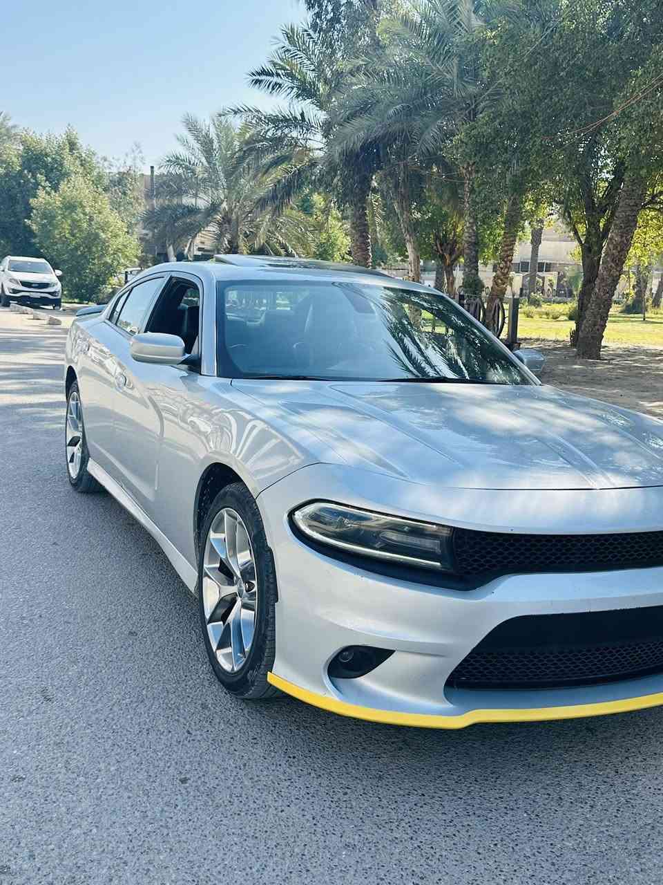 السلام عليكم
جارجر ٢٠١٩ sxt plus فول مواصفات كلين بدون صبغ ولا تبديل رقم بغداد باسمي 
السعر ٢٣٧٠٠$ وبيها مجال 
مكان السياره بغداد / حي الاعلام
للاستفسار ***********
