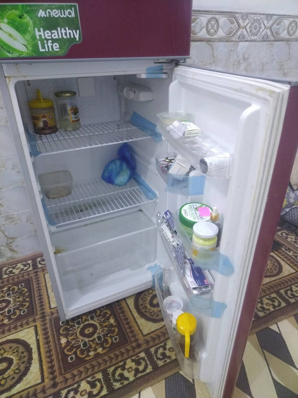 ثلاجه نوال جديدة للبيع  جديدة مكاني نجف  السعر 200 وبي مجال رقم التلفون: ***********
