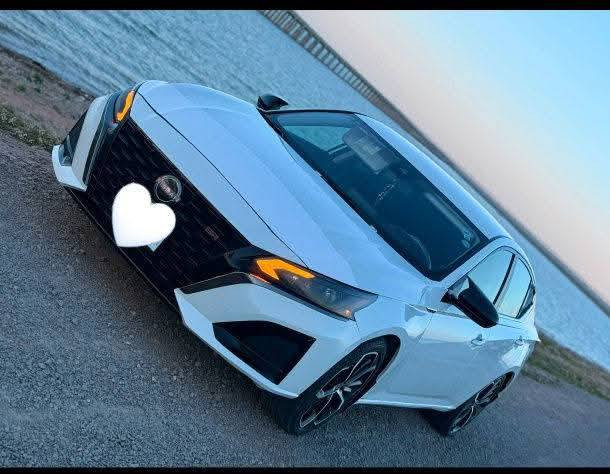 سلام عليكم
للبيع نيسان التيما SR. 
موديل 2024
رقم سليمانيه
سنويه وارقام وكله جديد 

موصفات SR 
فوال ما عده الفتحه  
بصمه 
تشغيل عن بعد 
بصمة أبواب وصندوق 
شاشه جبير 
كامره خلفي 
كامره دوار 
كشنات اماني كهرباء 
كشن هيتر 
رادار امامي 
رادار خلفي 
رادار جانبي 
حساس خلفيه 
تحكم استيرن 
لد امامي نهاري 
ويل كروم حجم 18

حادث / كلين كفاله من الصبغ وتبديل  بارد مكانين فقط 
 
// ***********
مكان سياره ديالى
