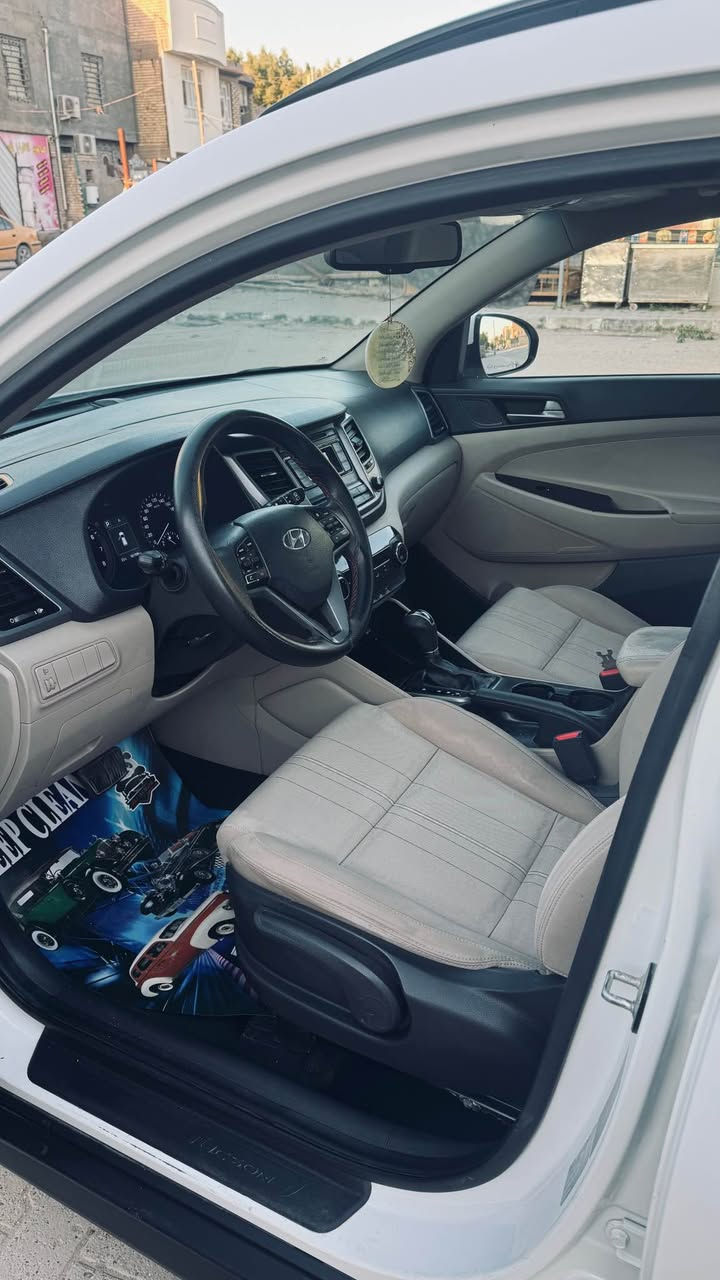 سلام عليكم هونداي توكسان 2016 فول بنراما تبريد خلفي حساس كأمره خلفيه فول سويج السياره كفاله عامه من الصبغ والبارد محرك ما مفتوح السياره ماشيه 180 الف بيه شخط باب الخلف الصدر والباقي كفاله عامه السعر 168 وبيه مجال جدا قليل *********** النجف, العراق
